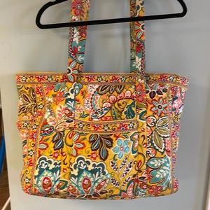 Vara Bradley tote bag with full zip